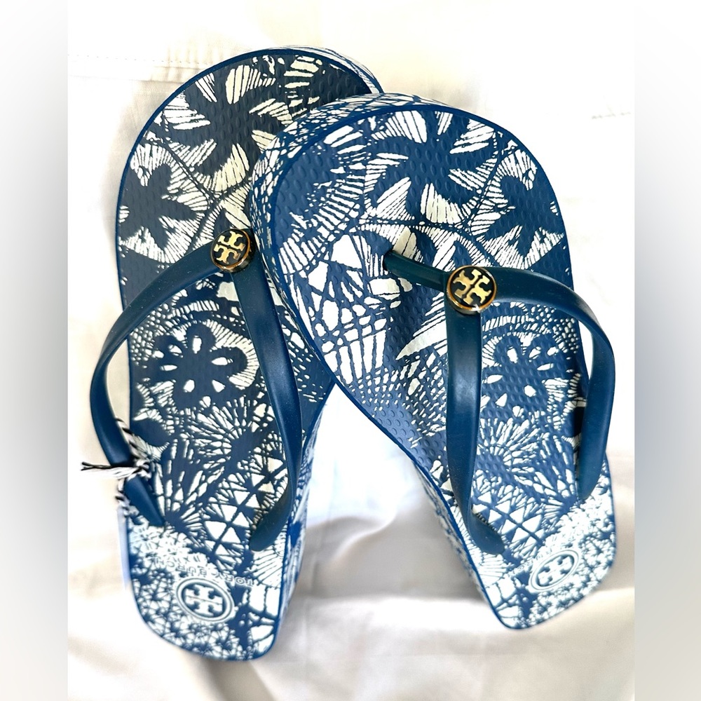 New Tory Burch SZ10 Baltic Sea Dream Catcher Flip Flops